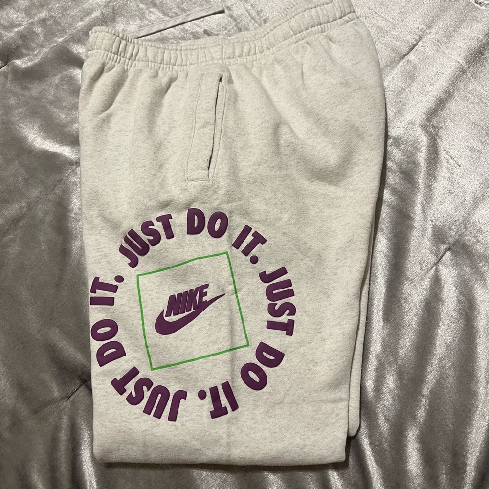 Nike Sportswear Club Just Do It Fleece Heather Gray